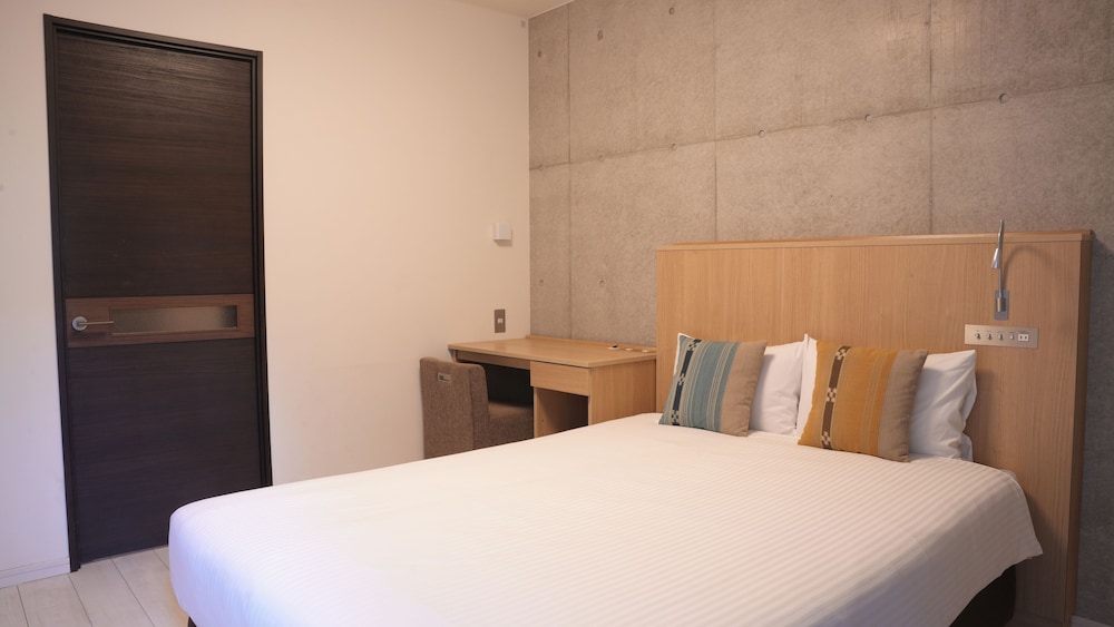 コンド棟 ダブルルーム 禁煙 客室11 | The BREAKFAST HOTEL PORTO石垣島