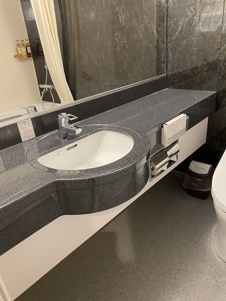 デラックス ダブルルーム 禁煙 バスルーム2 | HOTEL CASVI TENJIN ホテル キャスヴィ 天神