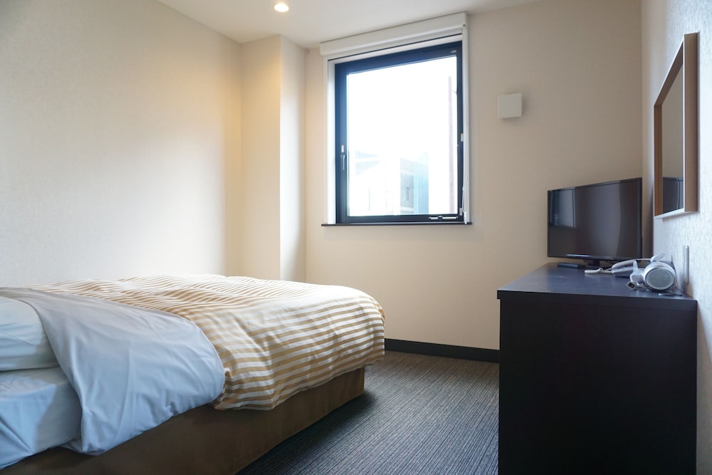 スタンダードダブルルーム <シャワーのみ> 喫煙 客室1 | HOTEL CASVI TENJIN ホテル キャスヴィ 天神