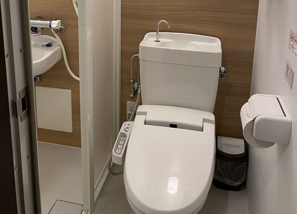 スタンダードダブルルーム <シャワーのみ> 喫煙 バスルーム0 | HOTEL CASVI TENJIN ホテル キャスヴィ 天神