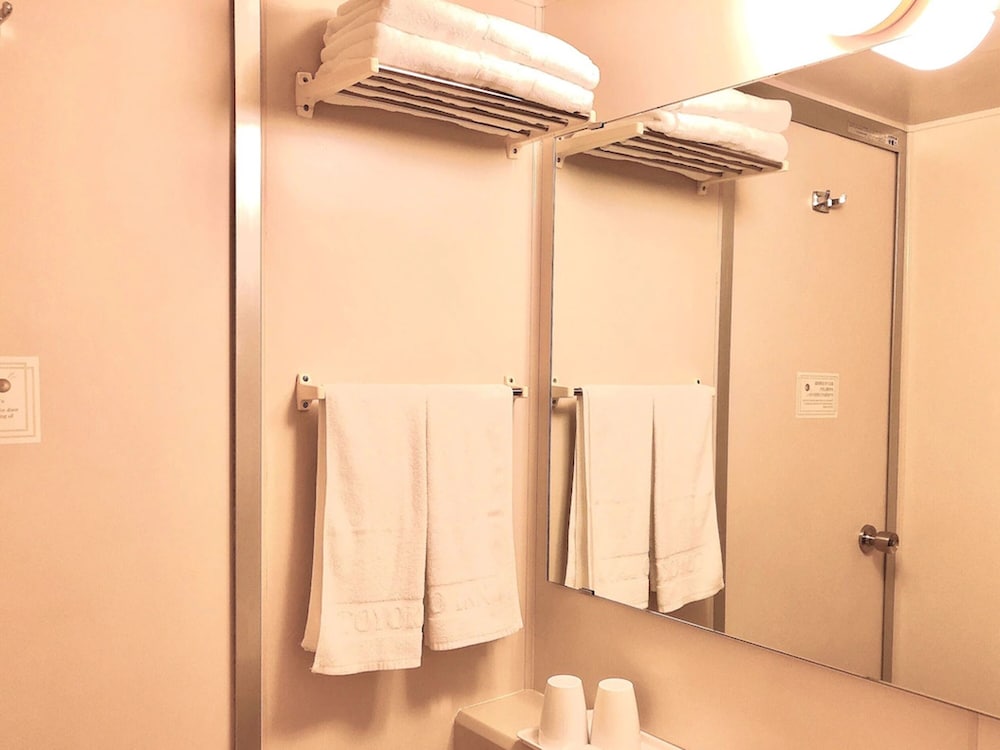 セパレートツイン 喫煙可 バスルーム1 | 東横INN梅田中津 1