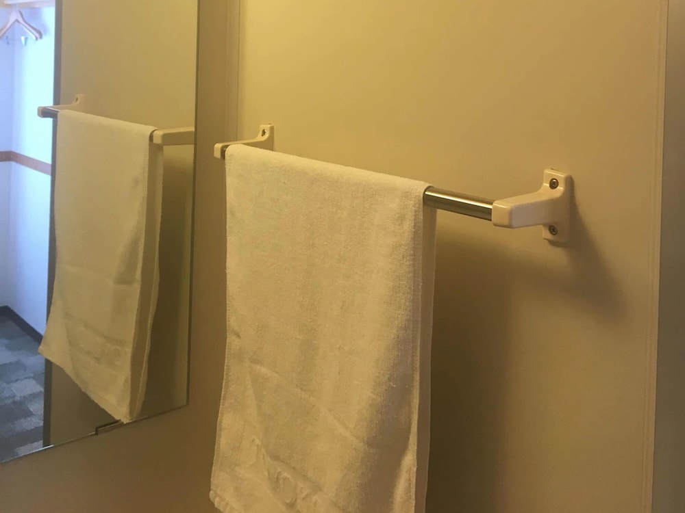 スタンダード ダブルルーム 禁煙 バスルーム1 | 東横 INN 湘南平塚駅北口 1