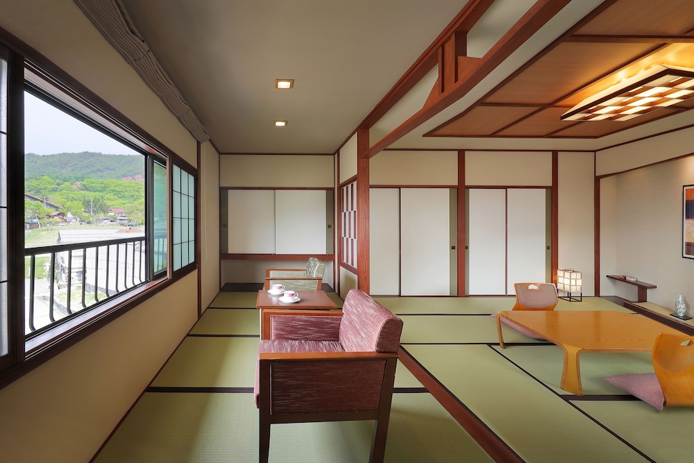 眺望モダン和室12.5畳 (全館禁煙) (バス無し) 客室1 | おおみや旅館