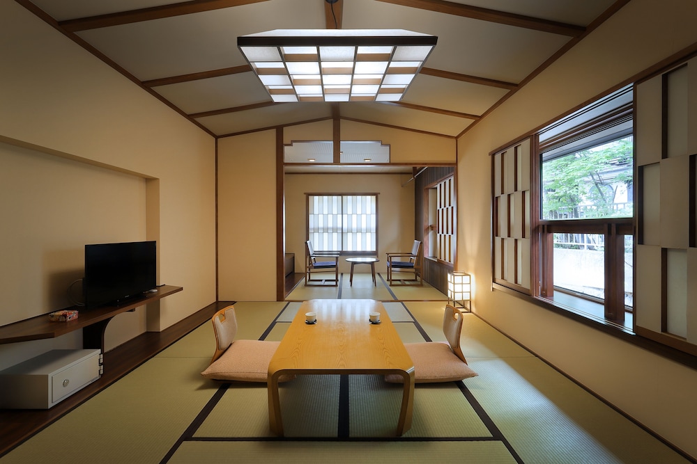 モダン和室10畳 (全館禁煙) (バス無し) 客室1 | おおみや旅館