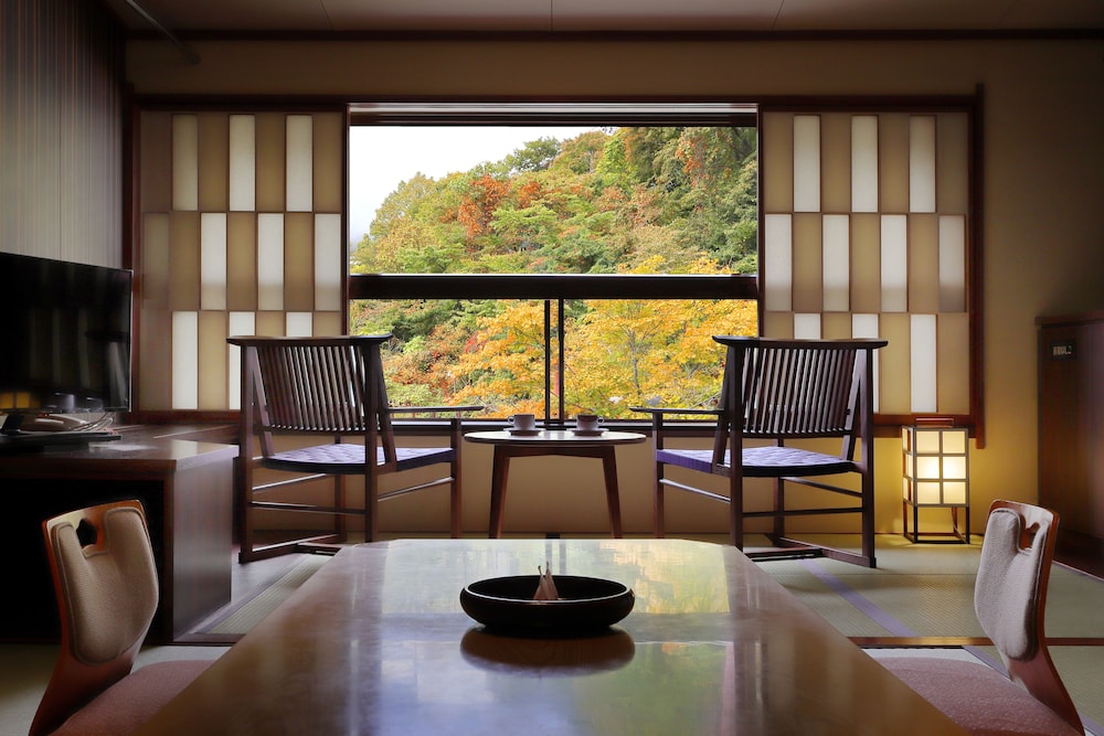モダン和室10畳 (全館禁煙) (バス無し) 客室3 | おおみや旅館