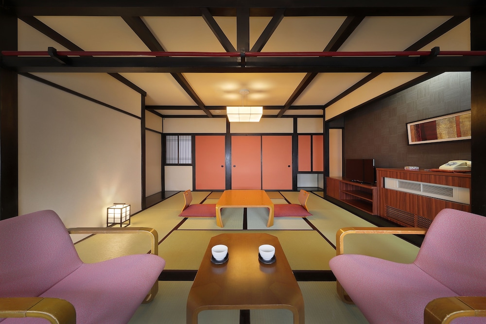 レトロ風和室8畳 (全館禁煙) (バス無し) 客室1 | おおみや旅館