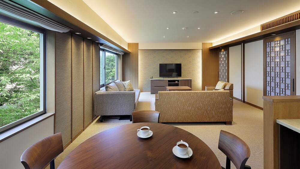 ラグジュアリー スイート | 蔵王国際ホテル