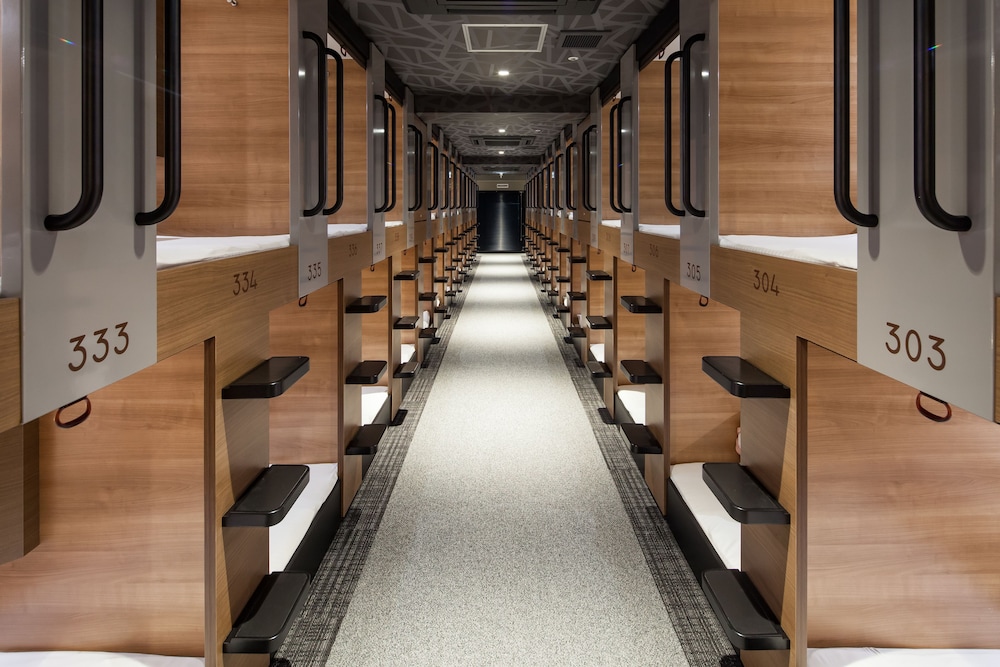 客室1 | ワイズキャビン大阪難波