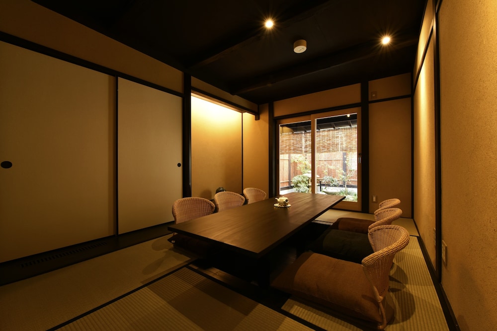 トラディショナル ハウス 客室3 | 藏や　上五条町