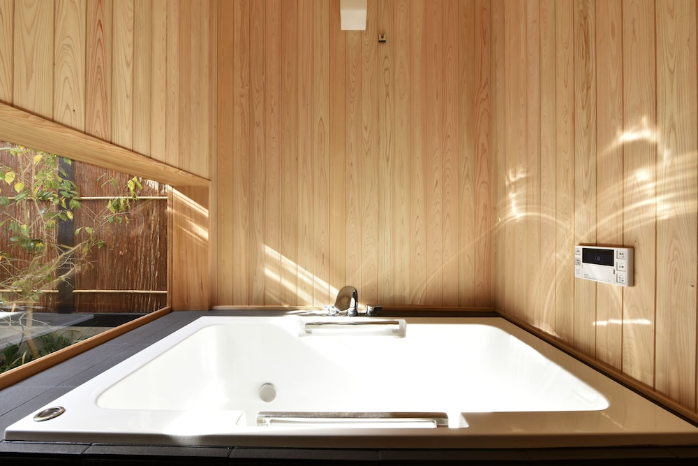 トラディショナル ハウス バスルームのシンク0 | 藏や　上五条町