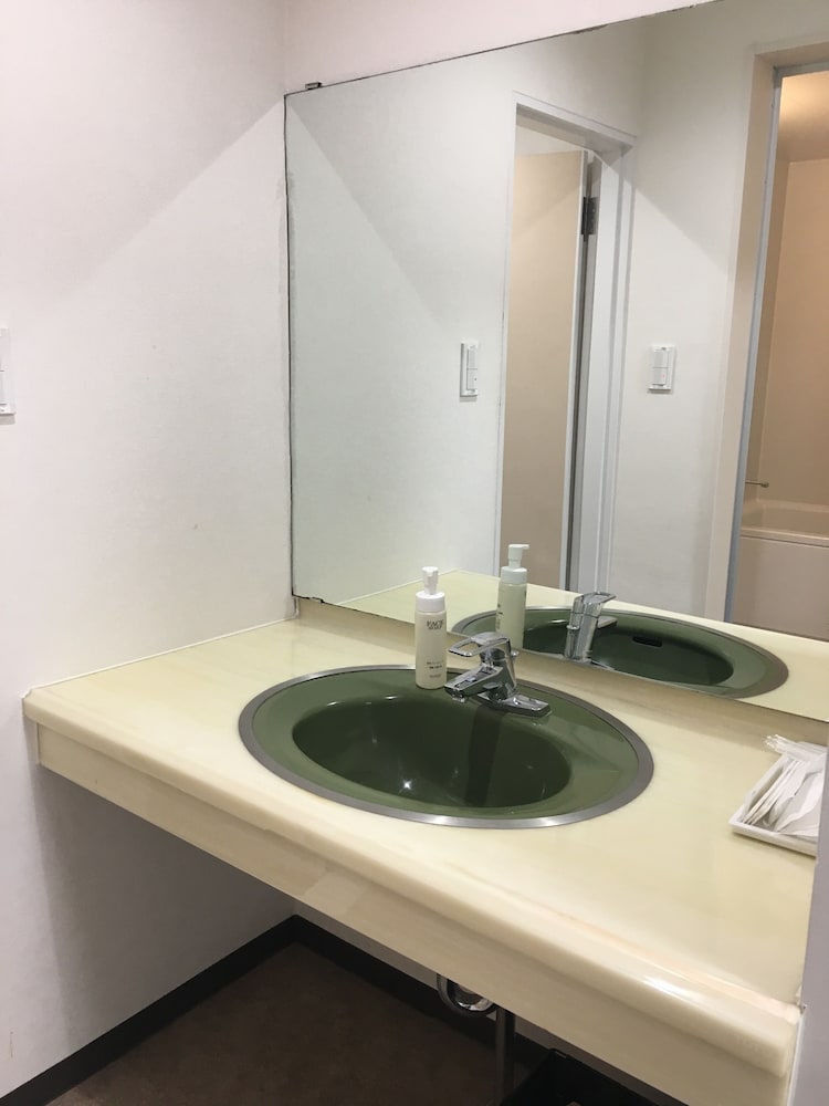 4人部屋 バスルーム4 | ベストホテル