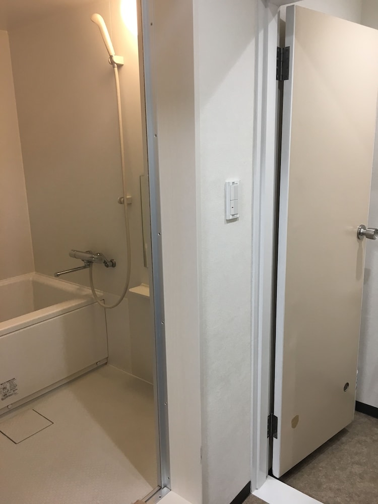 4人部屋 バスルーム2 | ベストホテル