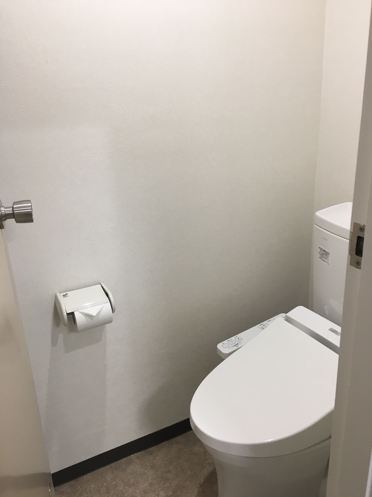 4人部屋 バスルーム3 | ベストホテル