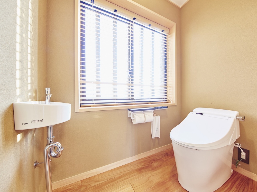 ファミリー ルーム ベッド (複数台) キッチン シティビュー バスルーム1 | サンライズ スイーツ