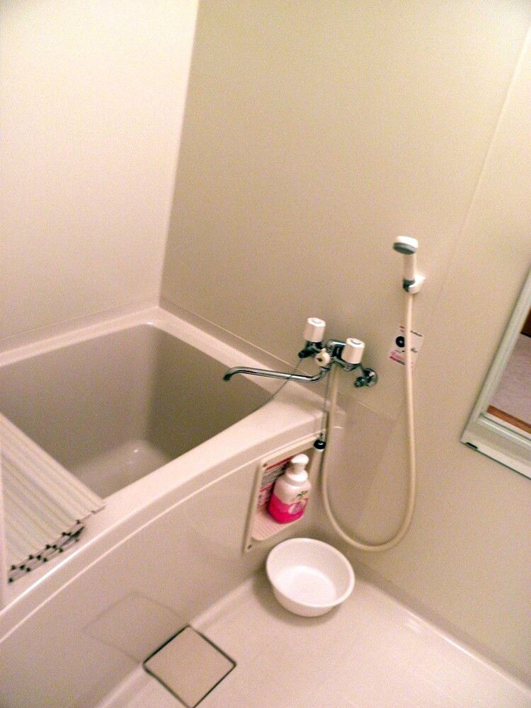 アパートメント バスルームのシャワー0 | ゲストハウスアナベル