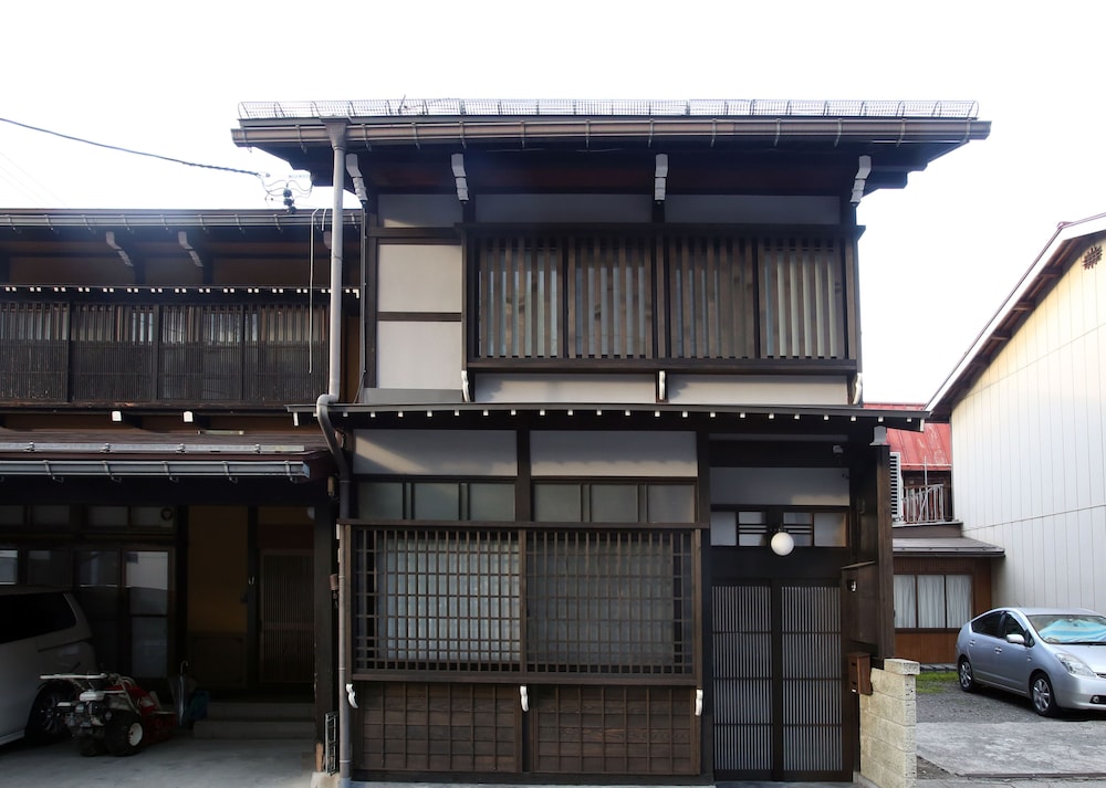 客室1 | イオリ ステイ 飛騨