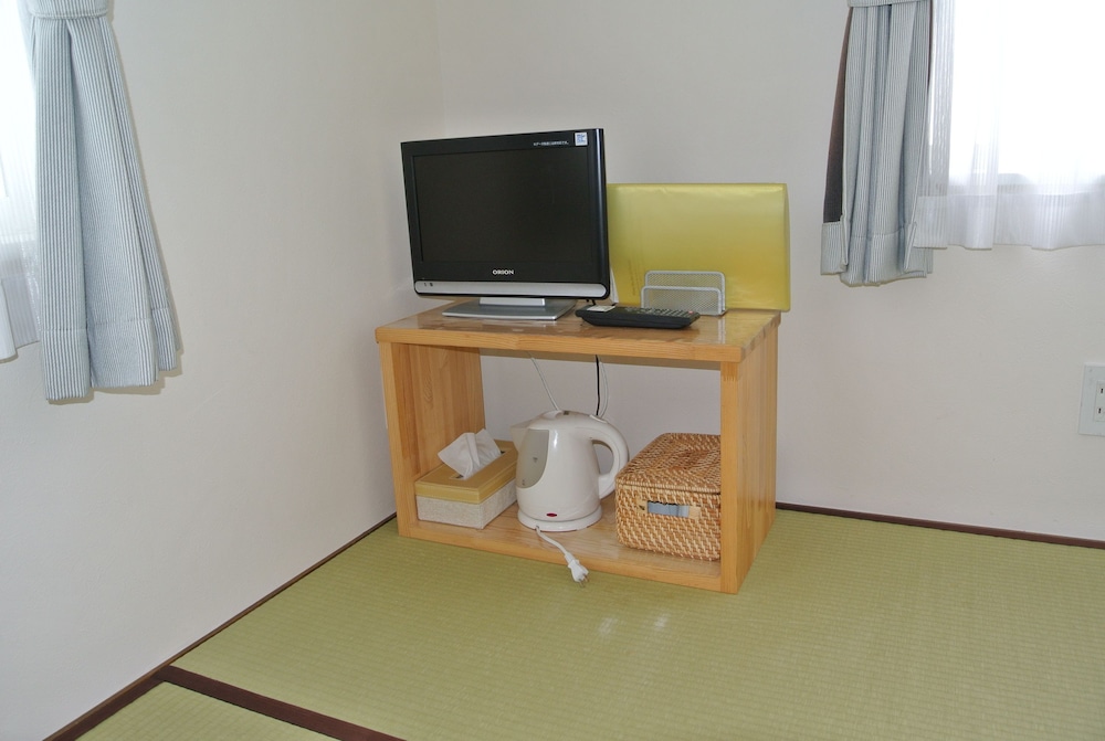 和室ファミリー (トイレ 洗面所付, 風呂は共用) 客室の設備とサービス8 | 笑顔咲く宿 めぐみ雪
