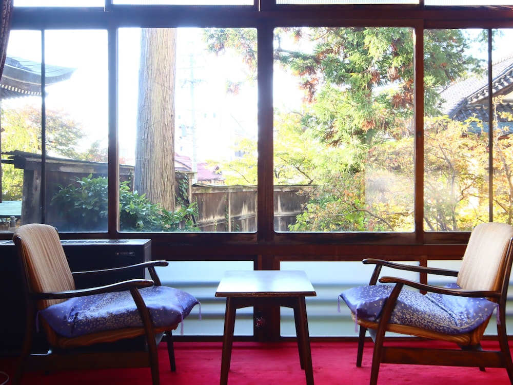 和室(若草 かすみ) 禁煙 | まるか旅館