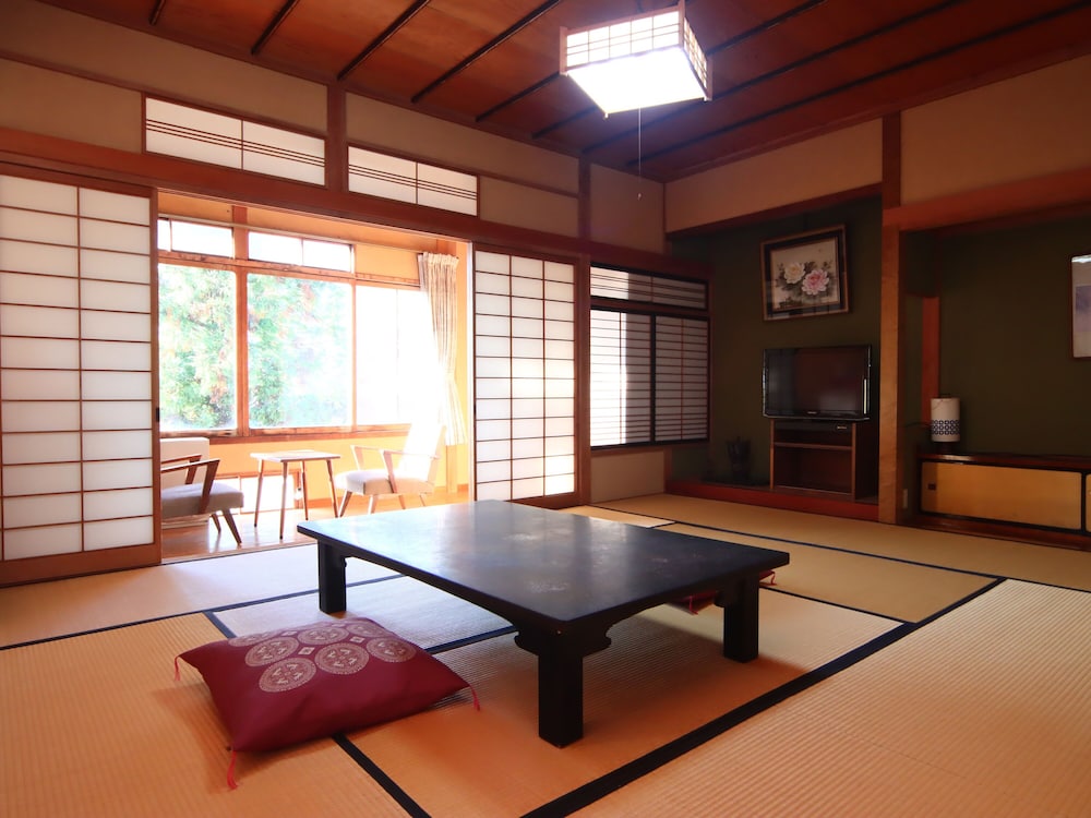 和室(若草 かすみ) 禁煙 客室1 | まるか旅館