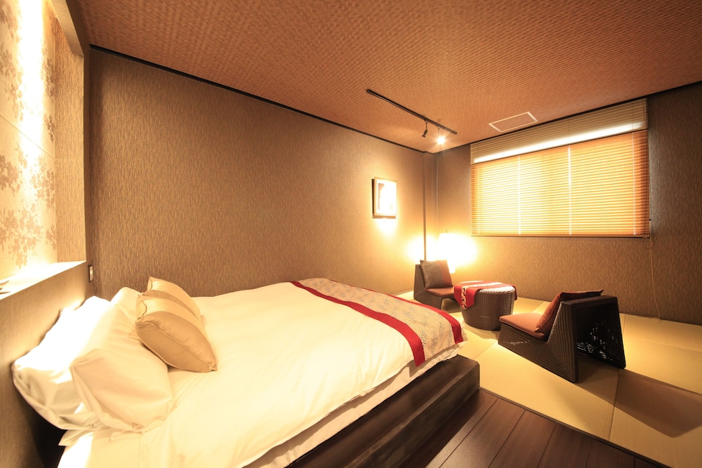 [本館] 和モダンクイーンベッド 禁煙 (大人料金：3歳以上,0-3歳添い寝のみ) 客室2 | 天翠茶寮