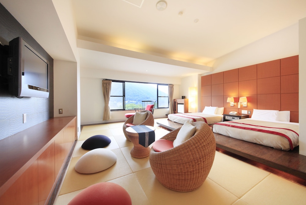 [本館] 展望風呂付き和室ツインベッド 夕食付 禁煙 客室2 | 天翠茶寮