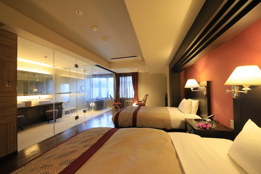 [本館] 陶器風呂付き洋室ツイン 禁煙 (大人料金：3歳以上,0-3歳添い寝のみ) 客室1 | 天翠茶寮