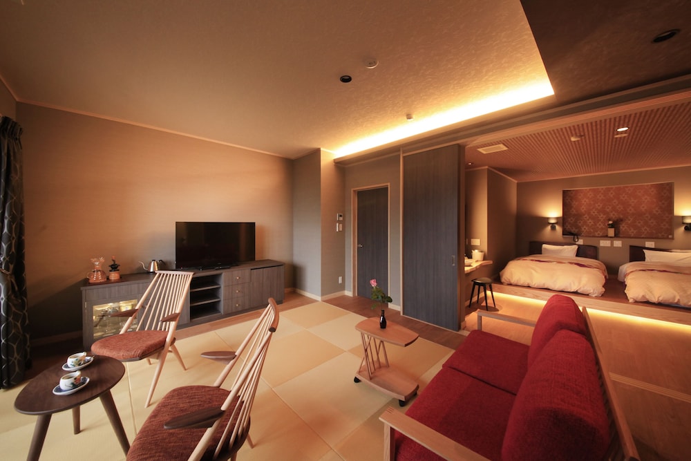 [離れ] Type S/温泉露天風呂+和リビング+寝室 (ツイン) 禁煙 (12歳以下は宿泊頂けません) 客室0 | 天翠茶寮