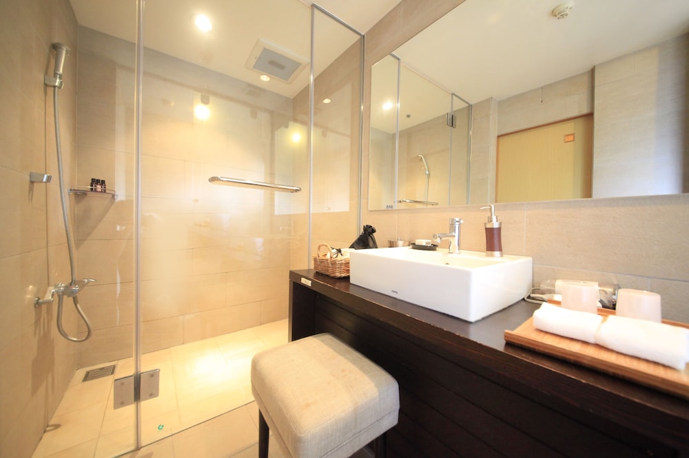 [本館] 和室10畳 禁煙 (大人料金：3歳以上,0-3歳添い寝のみ) バスルーム0 | 天翠茶寮