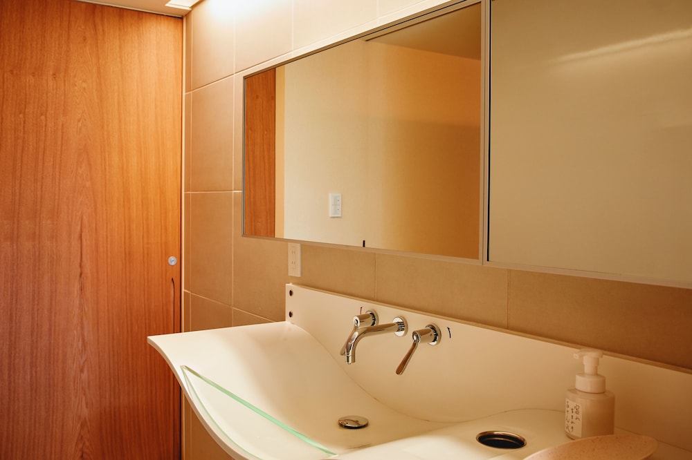 305号室 バスルームのシンク0 | リバーリトリート雅樂倶