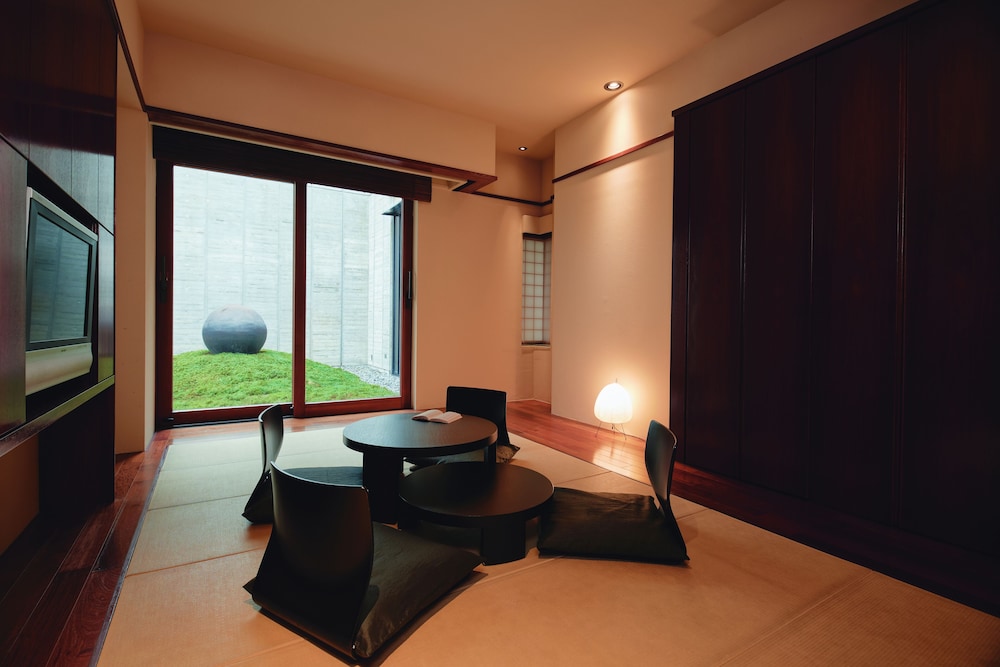 111号室 温泉付き 客室2 | リバーリトリート雅樂倶