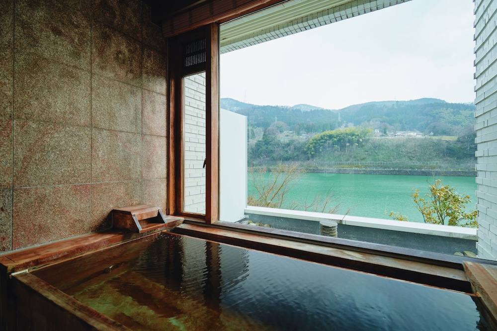 111号室 温泉付き バスルーム0 | リバーリトリート雅樂倶