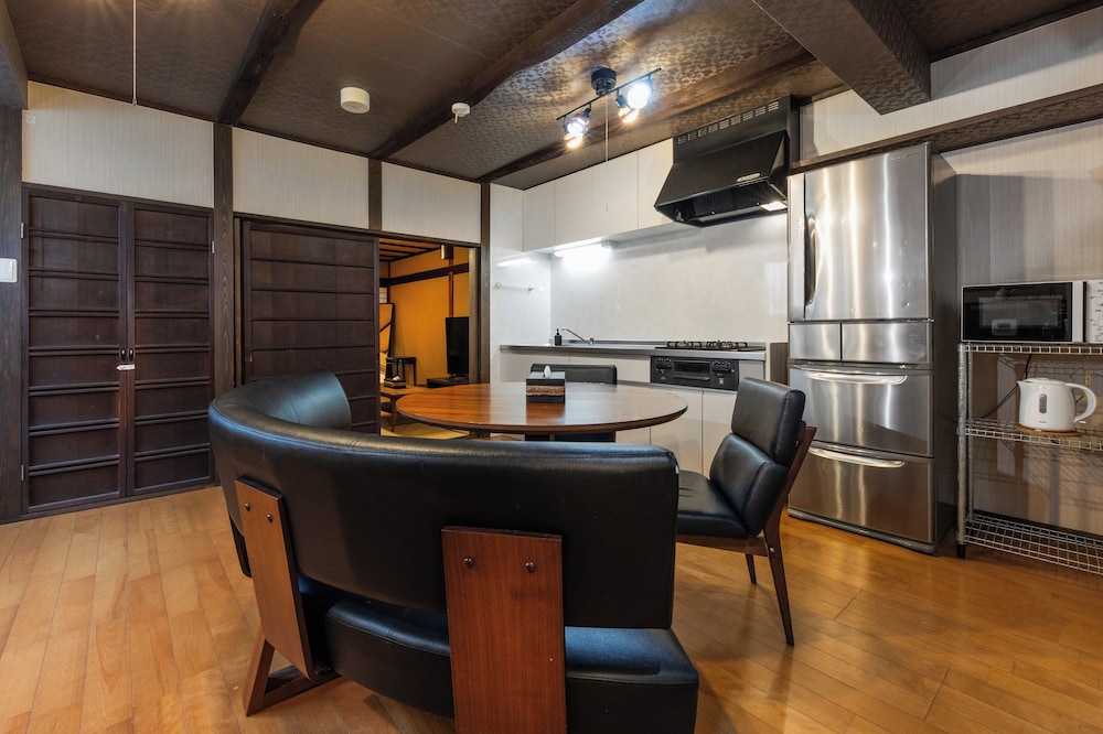 Shiki Homes | HARU 春 客室内のダイニングエリア0 | Shiki Homes 春