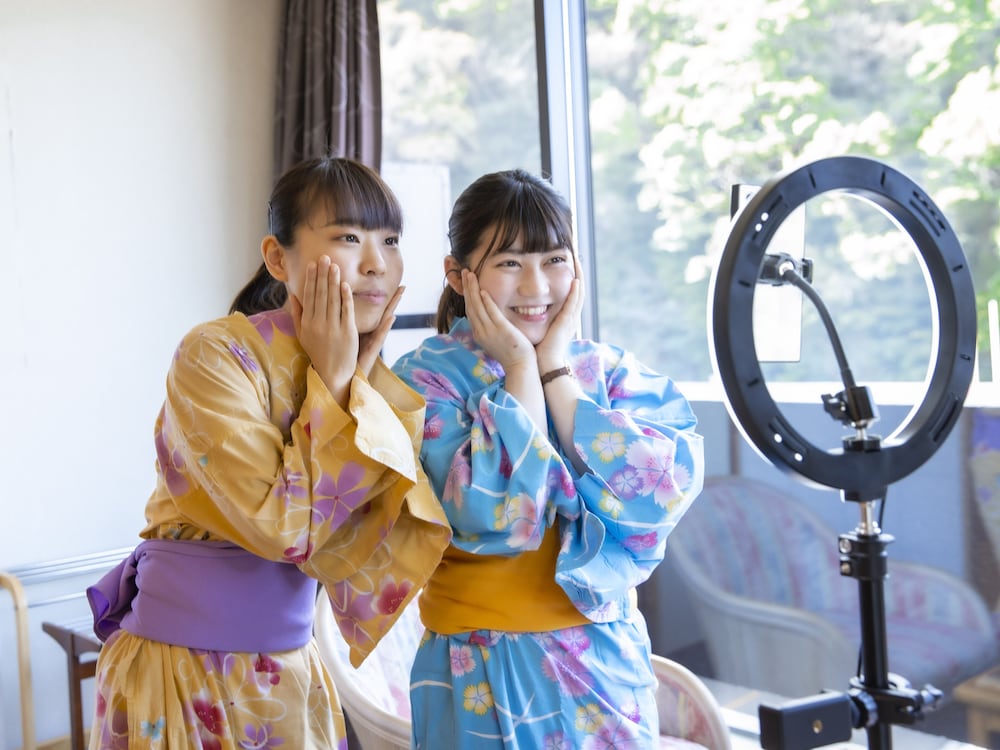 和室 10畳 トイレ付 (2食付を予約された場合、最終チェックイン19:00まで) 客室5 | ホテル湯の本