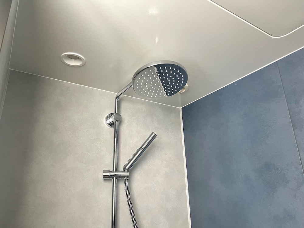 プレミアム ルーム 2 ベッドルーム 禁煙 マウンテンビュー バスルーム0 | ホテル湯の本