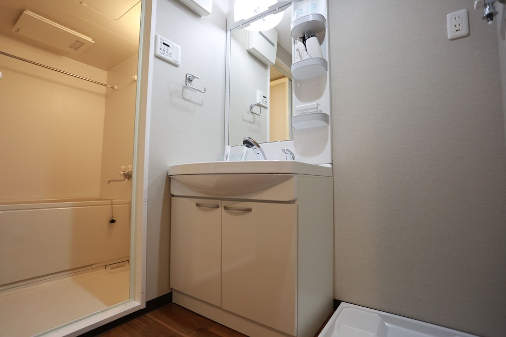 デラックス 和洋室 バスルーム4 | ザ・ベース・堺東・アパートメントホテル