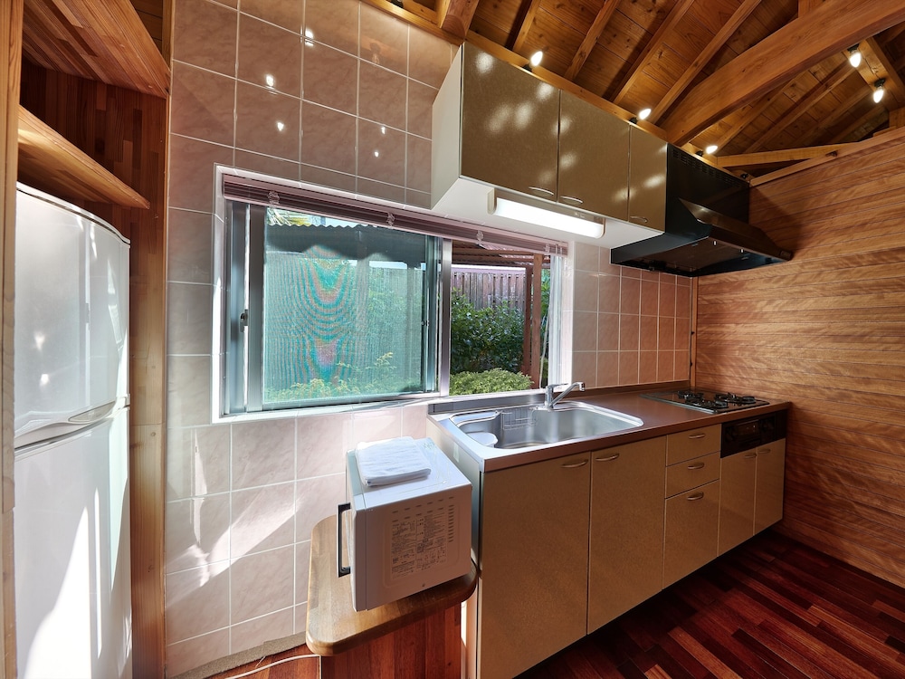 サンルームコテージ 禁煙 オーシャンビュー 専用キッチン1 | 長浜ビーチリゾート 海音