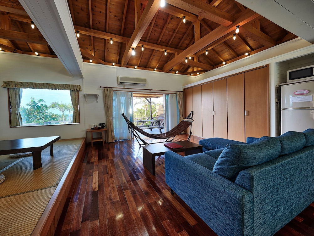 ウッドデッキコテージ　禁煙　オーシャンビュー 客室8 | 長浜ビーチリゾート 海音