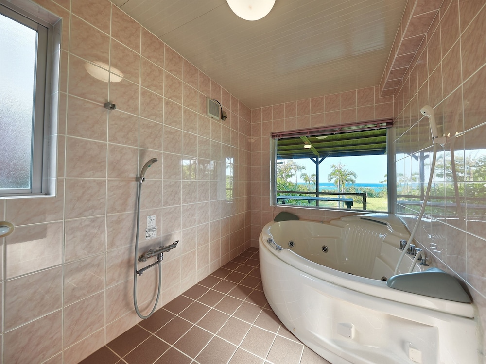 サンルームコテージ 禁煙 オーシャンビュー バスルーム1 | 長浜ビーチリゾート 海音