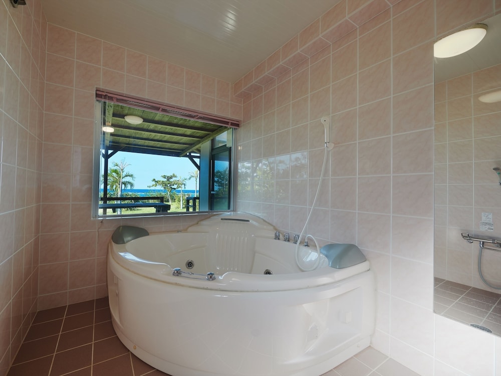 サンルームコテージ 禁煙 オーシャンビュー バスルーム2 | 長浜ビーチリゾート 海音