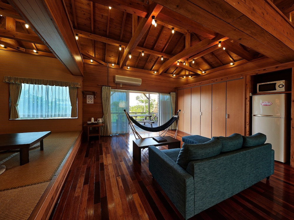 ウッドデッキコテージ　禁煙　オーシャンビュー 客室3 | 長浜ビーチリゾート 海音