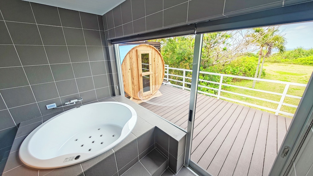 スカイデッキコテージ　サウナ有　禁煙　オーシャンビュー バスルーム0 | 長浜ビーチリゾート 海音