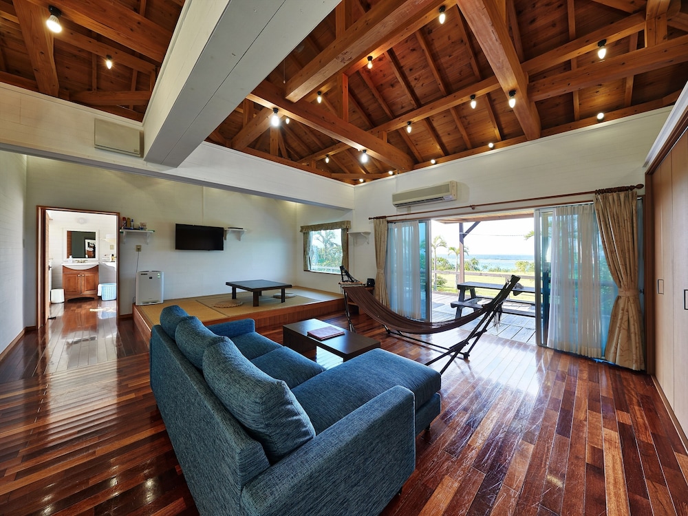 ウッドデッキコテージ　禁煙　オーシャンビュー | 長浜ビーチリゾート 海音