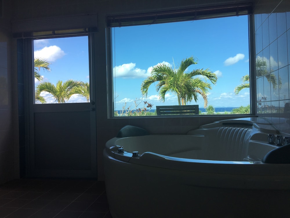 ウッドデッキコテージ　禁煙　オーシャンビュー バスルーム0 | 長浜ビーチリゾート 海音