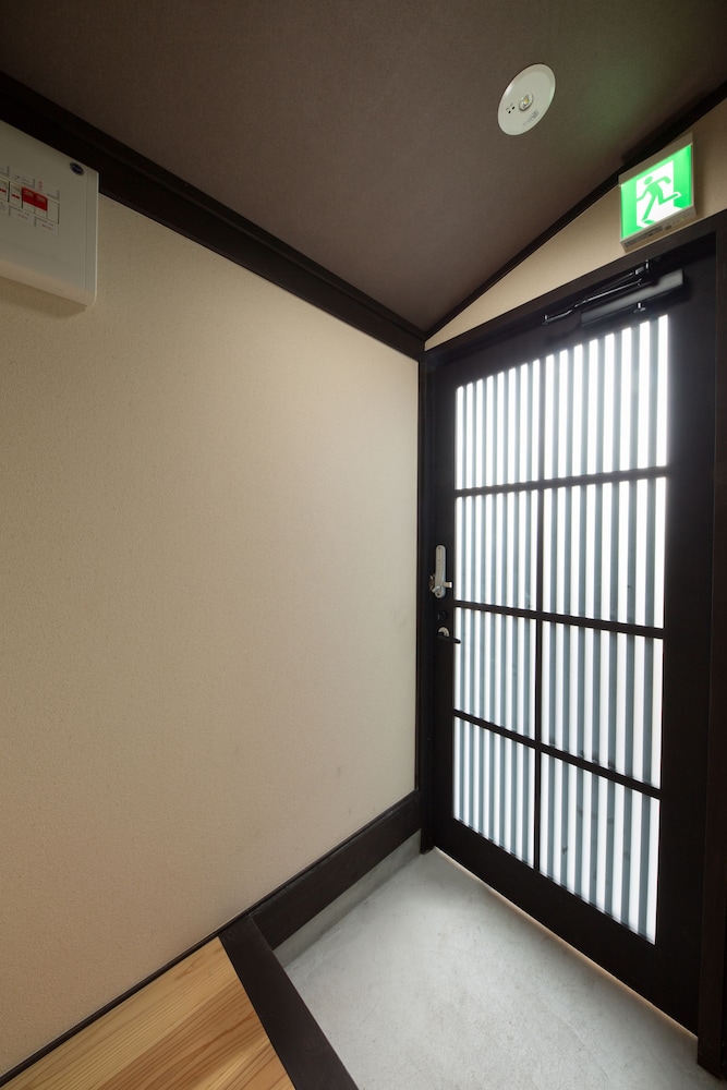 内部エントランス1 | 紡 東福寺南門 内部エントランス1 | 紡 東福寺南門