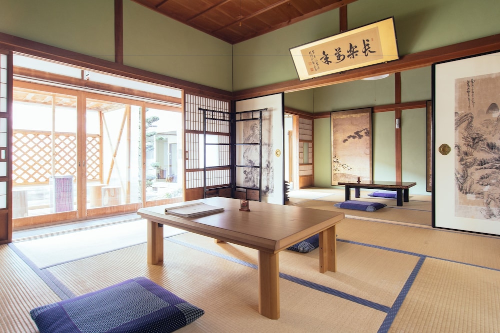 東雲 リビング エリア1 | 高野山 宿坊 熊谷寺