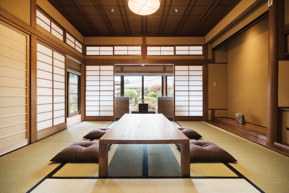 勝目邸 一棟貸し (露天風呂なし 沸かし湯) 客室13 | 季楽 飫肥