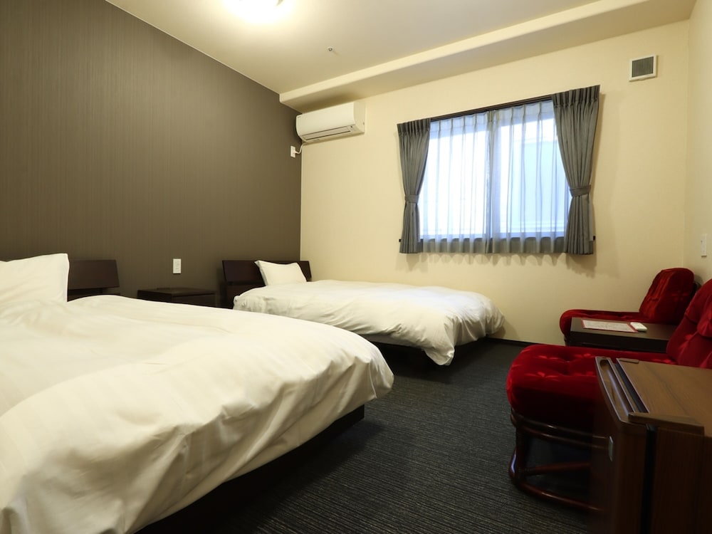 デラックスツイン (トイレ付) 禁煙 | 数寄屋風旅館からさわ