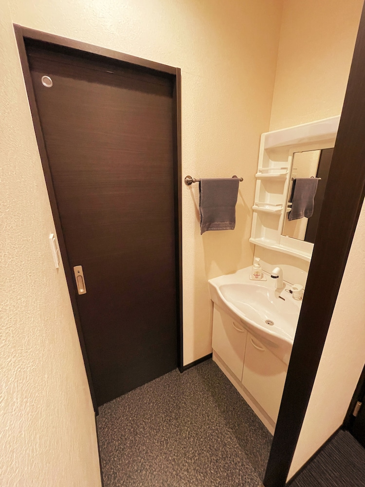 デラックスツイン (トイレ付) 禁煙 バスルーム0 | 数寄屋風旅館からさわ
