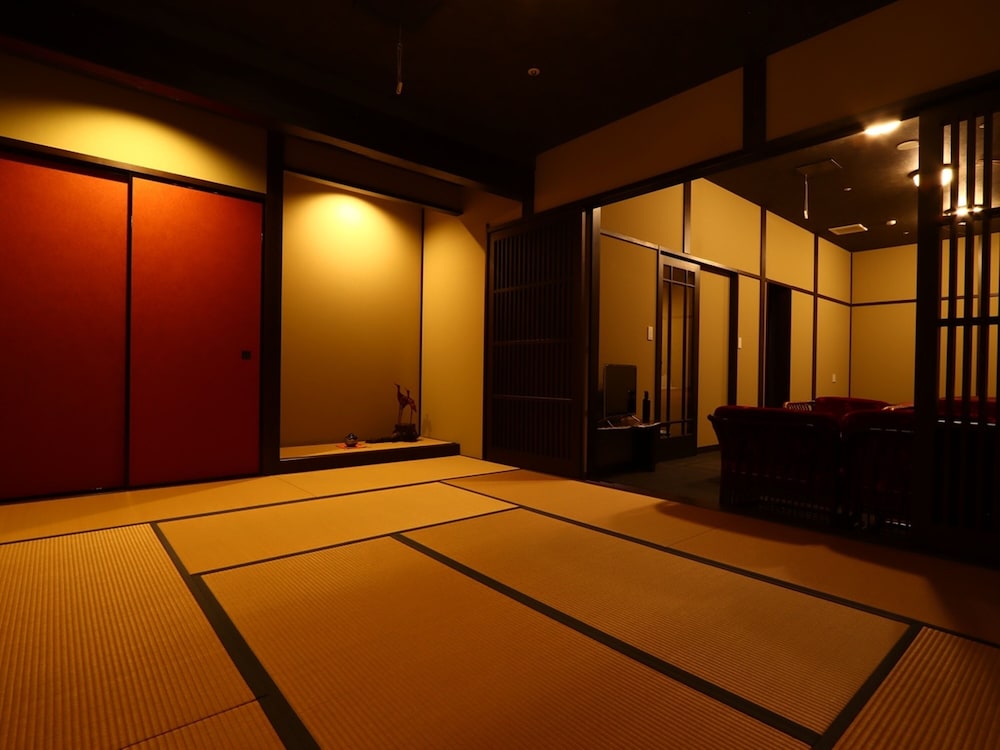 和洋室 (バス·トイレ別) 雅 禁煙 客室1 | 数寄屋風旅館からさわ