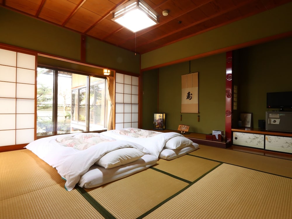 和室8畳 (トイレ付) 竹 禁煙 客室4 | 数寄屋風旅館からさわ